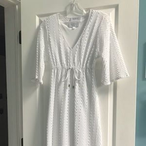 Adorable white maxi dress!